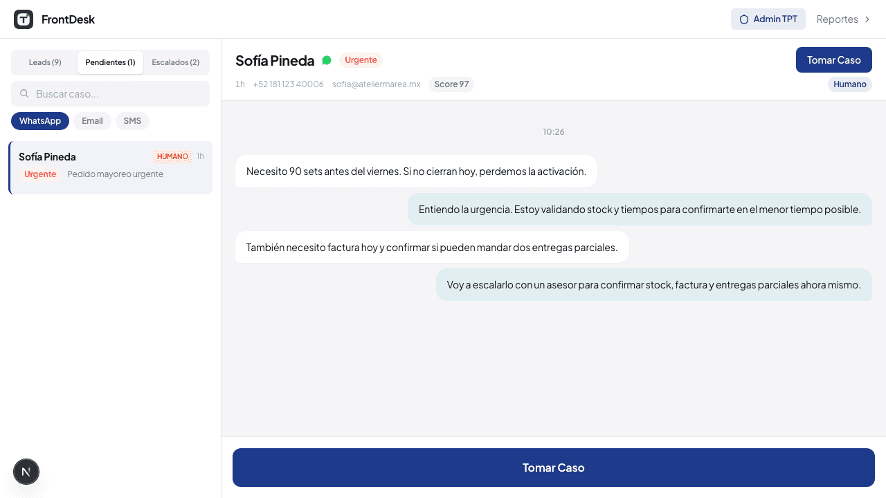 Vista ilustrativa de Frontdesk con un caso urgente, su conversación y el control para entregarlo a una persona